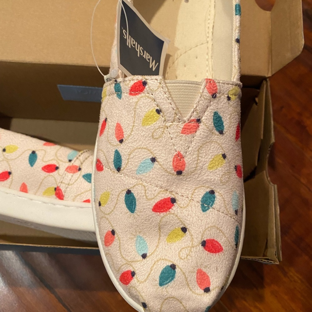 Toms - Picture 2 of 2